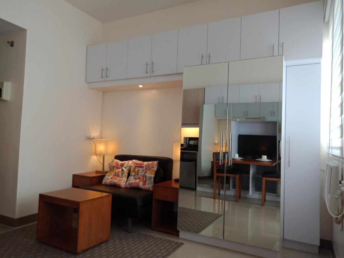 Mabolo Garden Flat A6 With Free Rooftop Pool سيبو المظهر الخارجي الصورة
