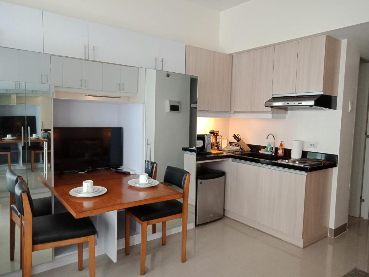 Mabolo Garden Flat A6 With Free Rooftop Pool سيبو المظهر الخارجي الصورة